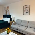Studio Flat At City Center & Steps Away From Broad Street - Icc