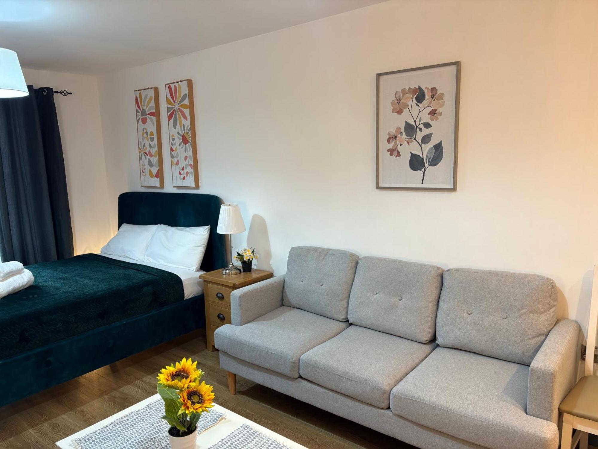 Apartment Flat At Center & Steps Away From Broad Street - Icc *