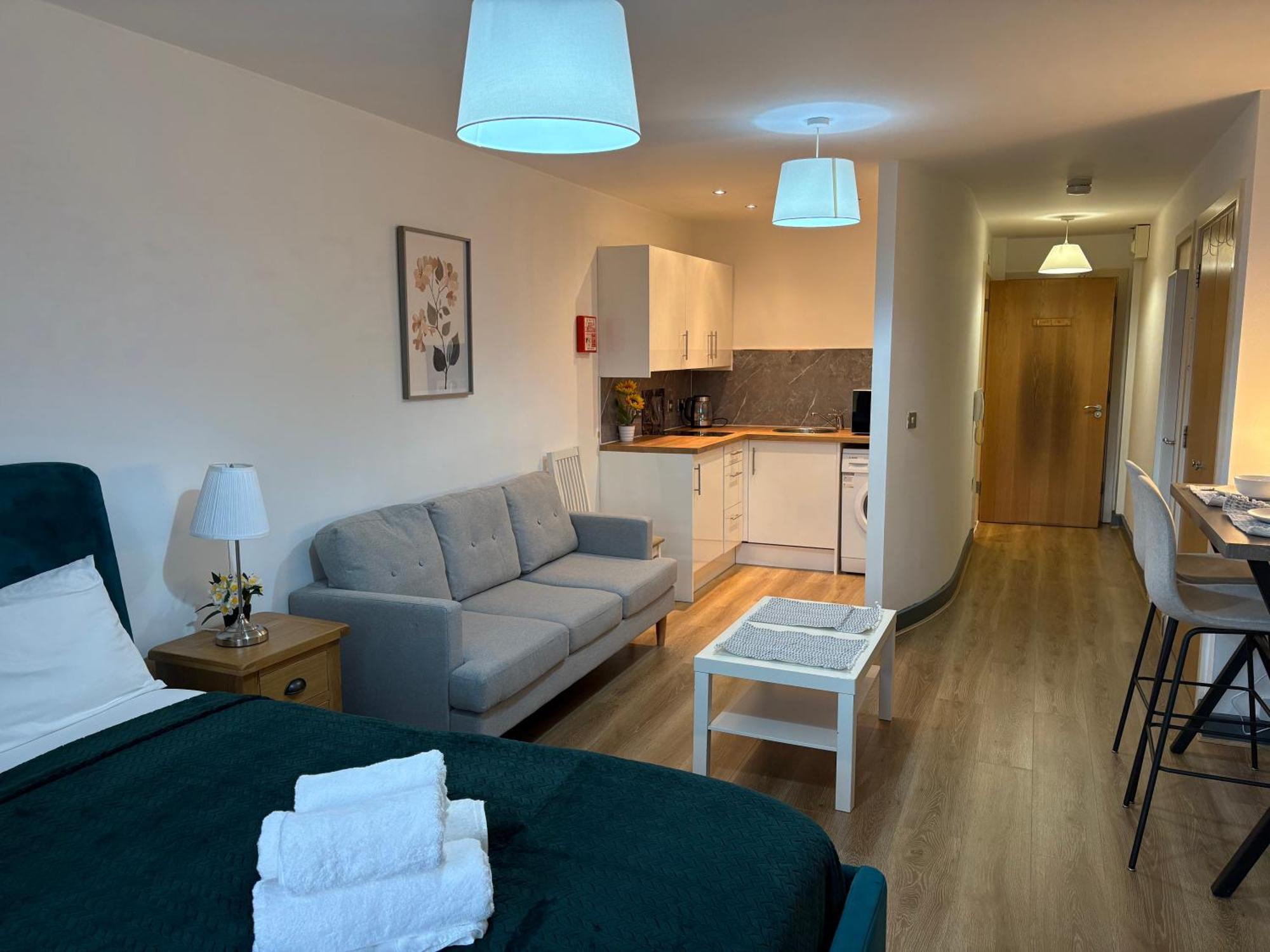 Flat At Center & Steps Away From Broad Street - Icc Birmingham