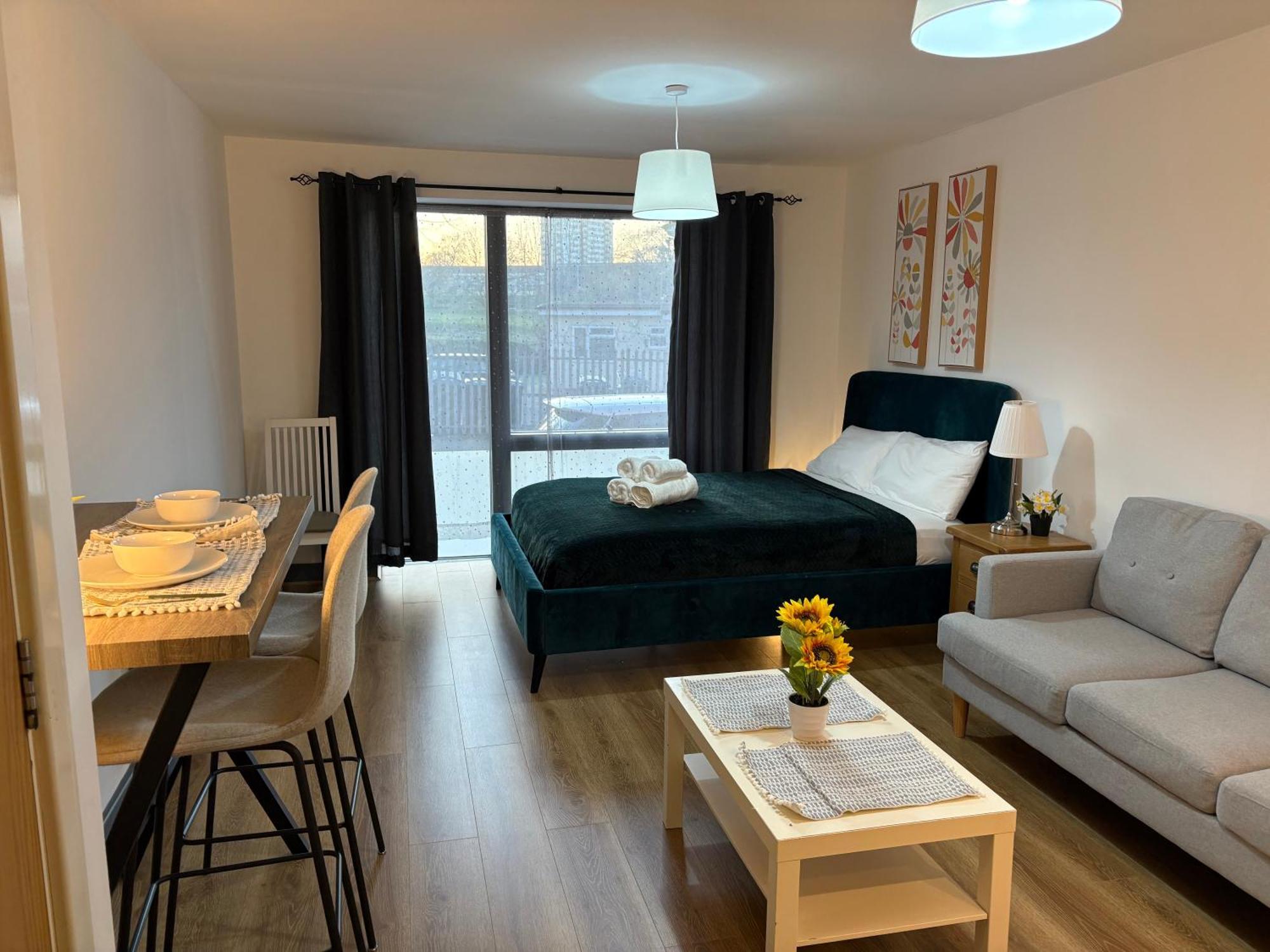 Apartment Flat At Center & Steps Away From Broad Street - Icc
